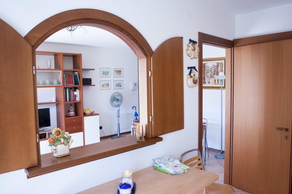 Appartamento Lombardi Riva del Garda Exteriör bild