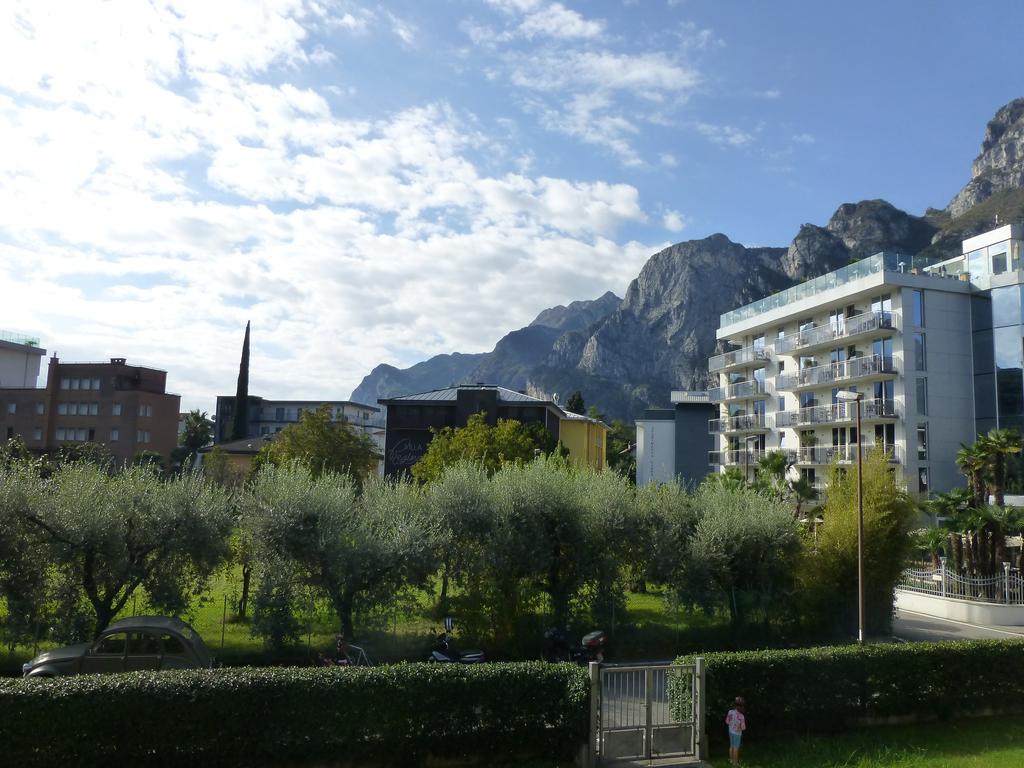 Appartamento Lombardi Riva del Garda Exteriör bild
